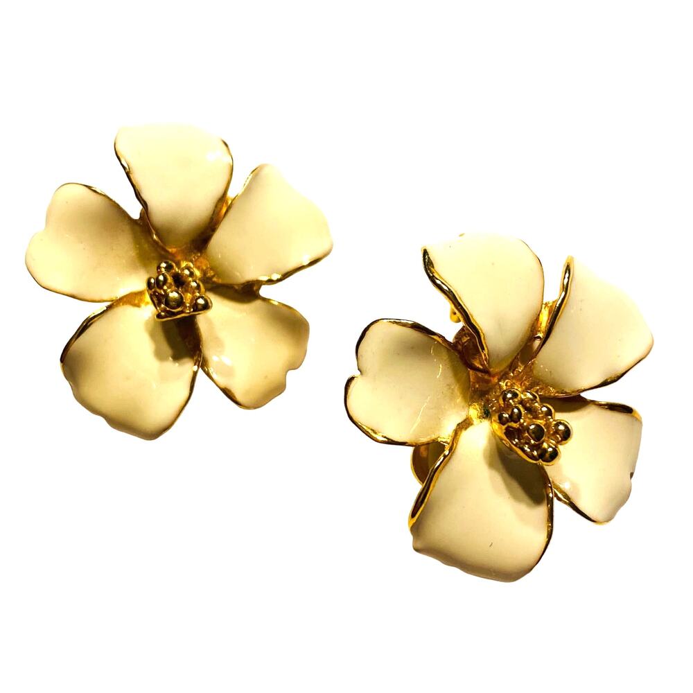 Vintage clip on earrings goldtone & creamy white enamel flowers casual romantic